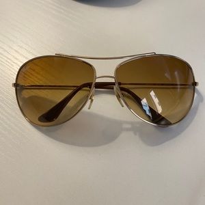 Ray-Ban Women’s Aviators- gold rim